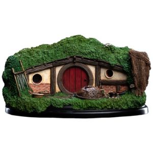 The Hobbit 31 Lakeside Hobbit Hole Statue