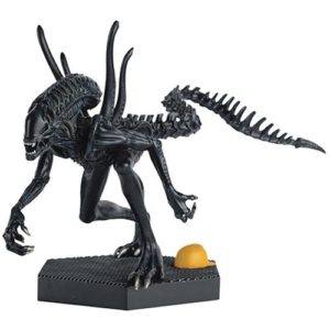 Alien and Predator Power Plant Xenomorph Statue & Mag. #48