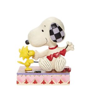Peanuts Snoopy With Hearts Garland by Jim Shore Statue