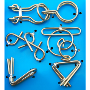 Hanayama Wire Puzzle Set – Blue